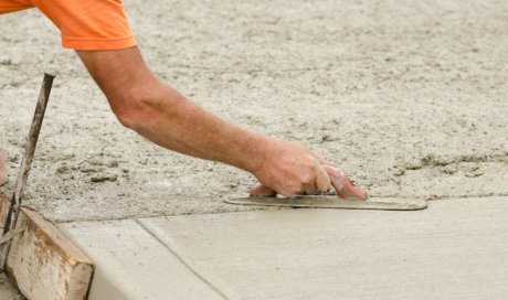 Création de trottoirs sur la voie publique par entreprise de VRD à Chassieu