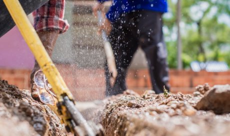 Création de réseau d'alimentation d'eau potable par entreprise de VRD à Genas